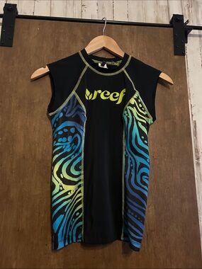 NWOT - Reef Black Sleeveless Rash Guard